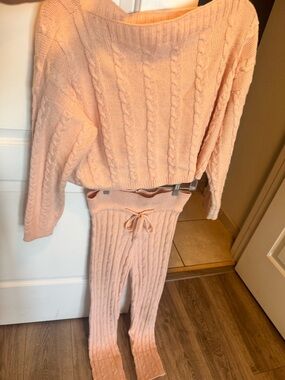 Women’s Cable Knit Sweater Set - Pink